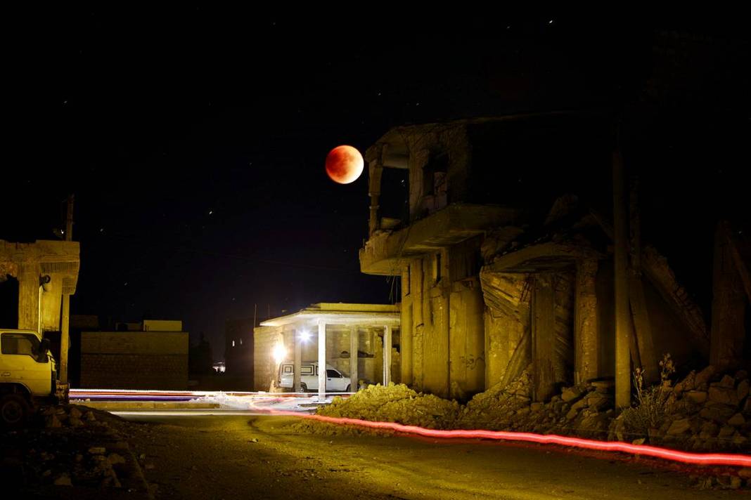 Doğa olayı mı, felaket habercisi mi? 'Kanlı Ay' tutulması ve bilimsel gerçekler 15